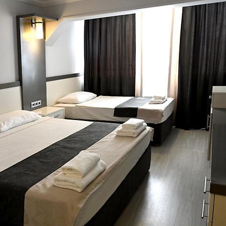 Roxx Royal Hotel คูซาดาซี ภายนอก รูปภาพ