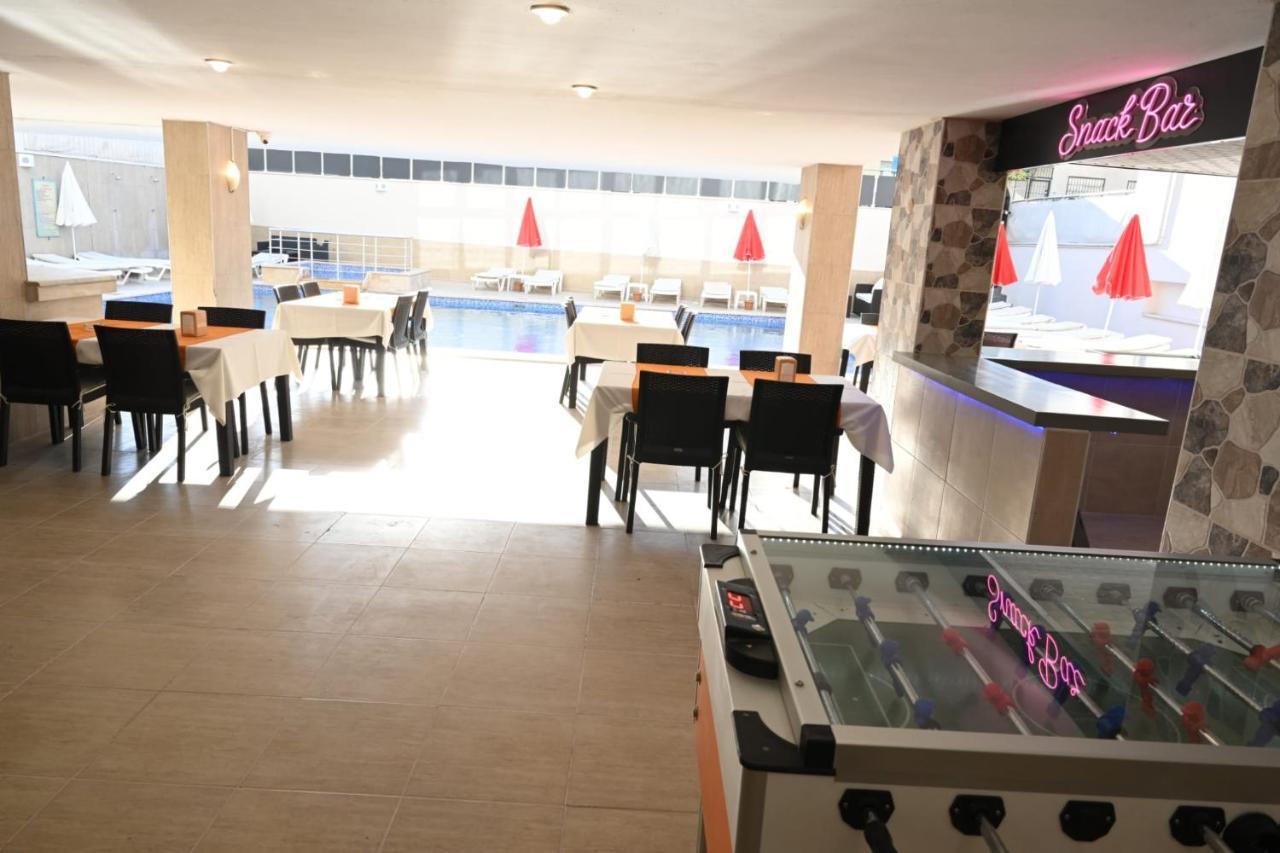Roxx Royal Hotel คูซาดาซี ภายนอก รูปภาพ