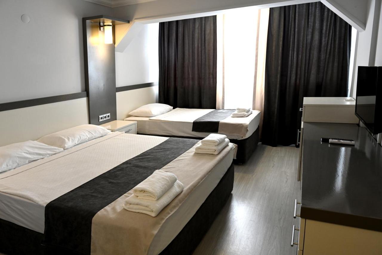 Roxx Royal Hotel คูซาดาซี ภายนอก รูปภาพ